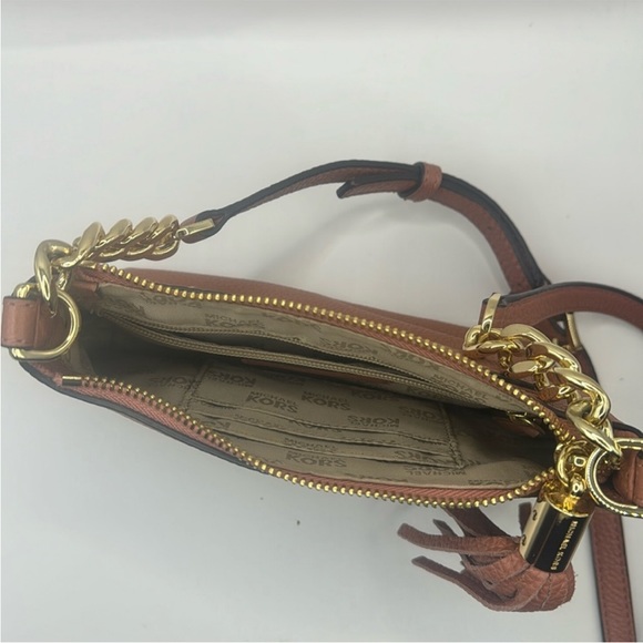 MICHAEL KORS Bedford Leather Crossbody Bag - Picture 3 of 15